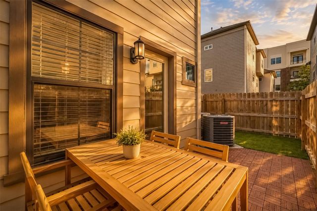836 Garden Oaks Terrace, Houston, TX 77018