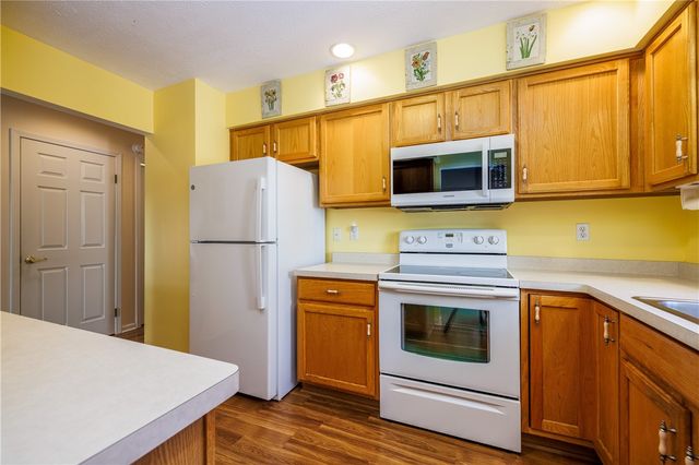 32 Parliament Circle, Greece, NY 14616