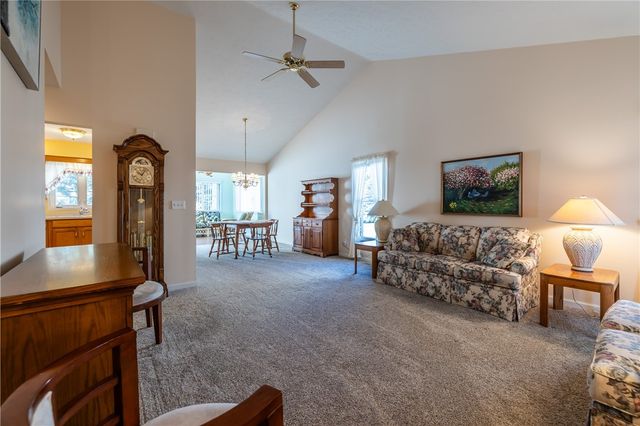 32 Parliament Circle, Greece, NY 14616