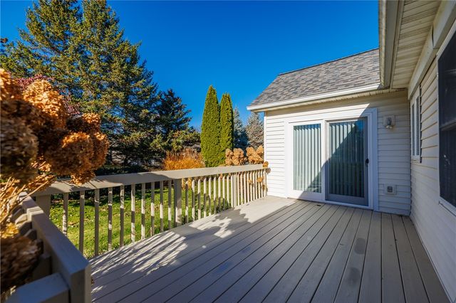 32 Parliament Circle, Greece, NY 14616