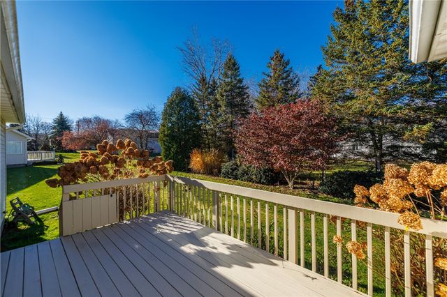 32 Parliament Circle, Greece, NY 14616