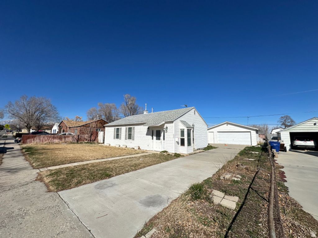 4330 W 5570 S, Kearns, UT 84118