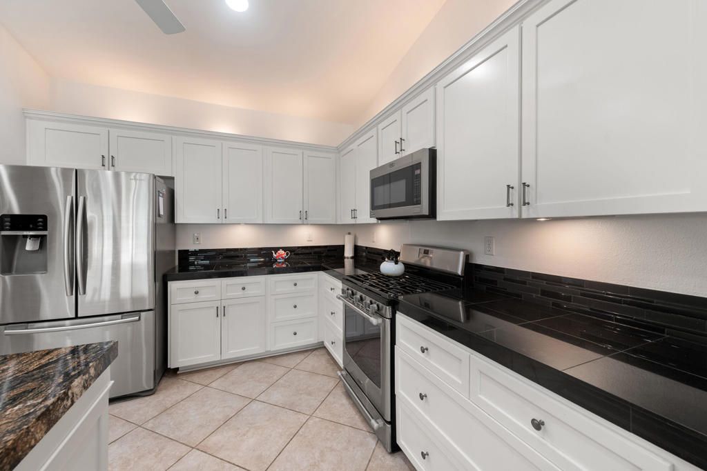 Image 11 of property listing at 81129 La Reina Circle, Indio, CA 92201