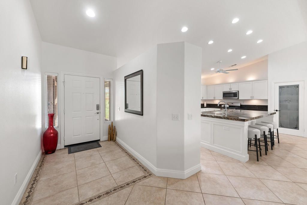 Image 7 of property listing at 81129 La Reina Circle, Indio, CA 92201