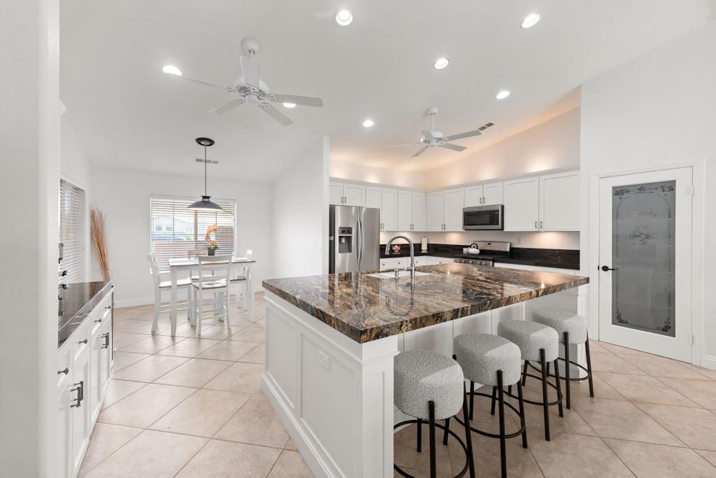 Image 8 of property listing at 81129 La Reina Circle, Indio, CA 92201
