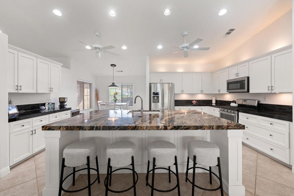 Image 9 of property listing at 81129 La Reina Circle, Indio, CA 92201