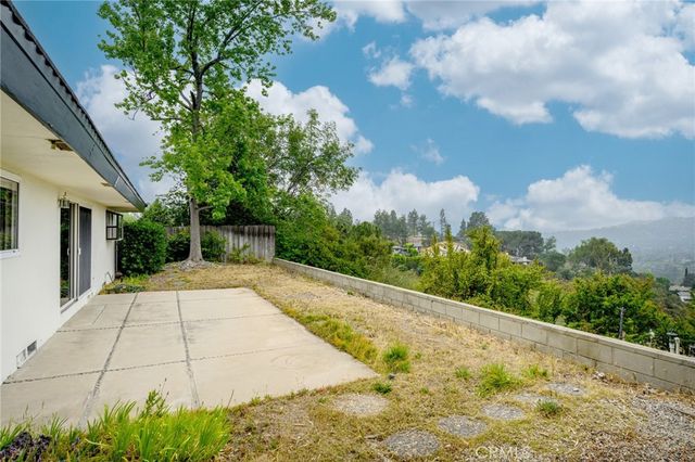 322 Starlight Crest, La Canada Flintridge, CA 91011