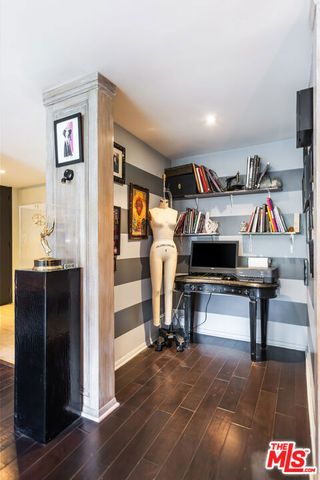 848 N Kings Road 102, West Hollywood, CA 90069