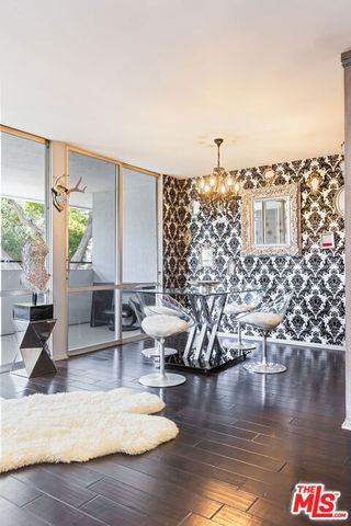 848 N Kings Road 102, West Hollywood, CA 90069