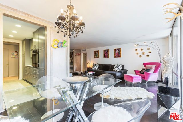 848 N Kings Road 102, West Hollywood, CA 90069