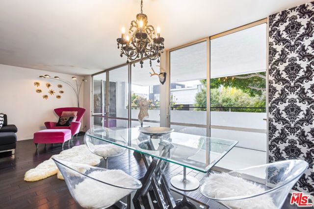 848 N Kings Road 102, West Hollywood, CA 90069