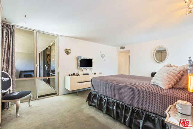 848 N Kings Road 102, West Hollywood, CA 90069