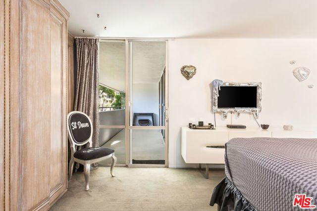 848 N Kings Road 102, West Hollywood, CA 90069