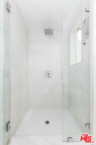 848 N Kings Road 102, West Hollywood, CA 90069