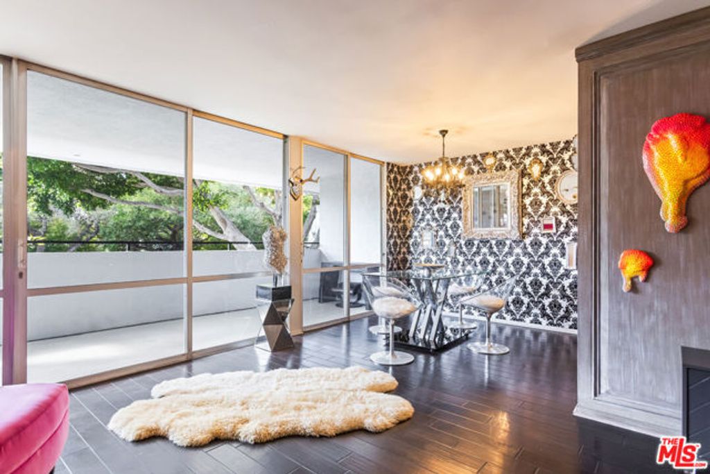 848 N Kings Road 102, West Hollywood, CA 90069