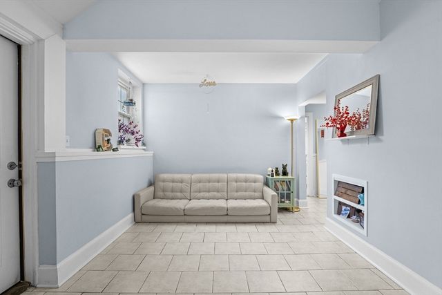 1 Lanark Rd 7, Brookline, MA 02445