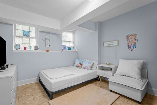 1 Lanark Rd 7, Brookline, MA 02445
