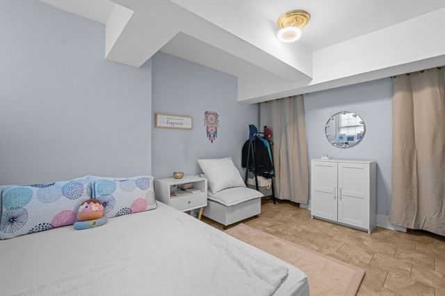 1 Lanark Rd 7, Brookline, MA 02445