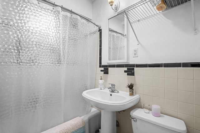 1 Lanark Rd 7, Brookline, MA 02445