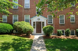 1 Lanark Rd 7, Brookline, MA 02445