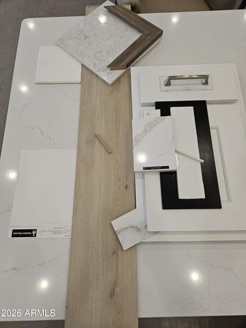 6870 S CROSSCREEK Drive, Chandler, AZ 85249