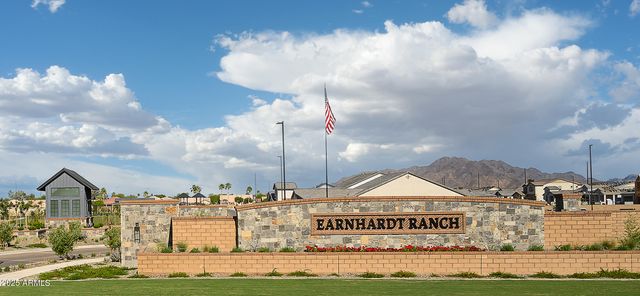 6870 S CROSSCREEK Drive, Chandler, AZ 85249