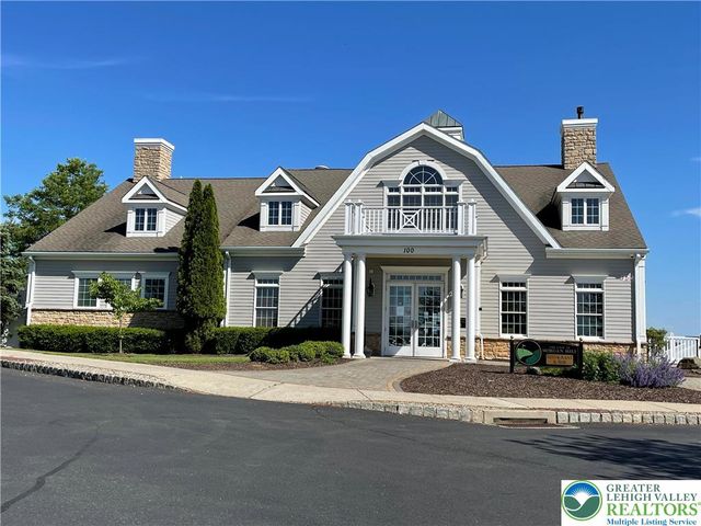 1009 Old Course Lane, Williams Twp, PA 18042