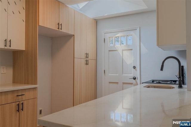 25 Lakeview Drive, Emerson, NJ 07630