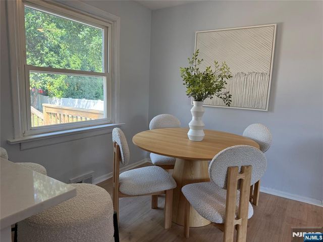 25 Lakeview Drive, Emerson, NJ 07630