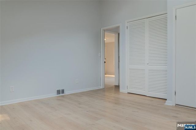 25 Lakeview Drive, Emerson, NJ 07630