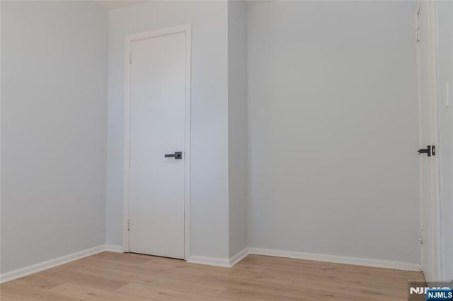 25 Lakeview Drive, Emerson, NJ 07630