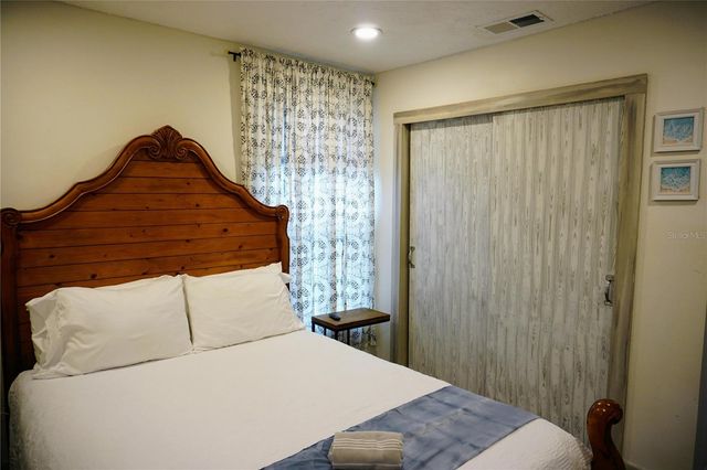 2504 AVENUE B, Bradenton Beach, FL 34217