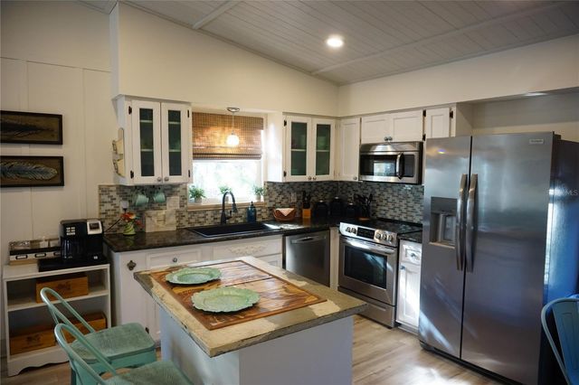 2504 AVENUE B, Bradenton Beach, FL 34217