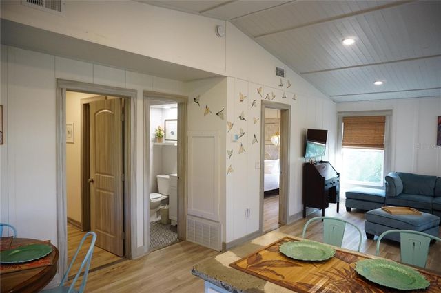 2504 AVENUE B, Bradenton Beach, FL 34217