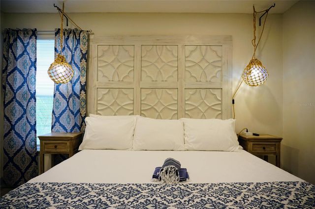 2504 AVENUE B, Bradenton Beach, FL 34217