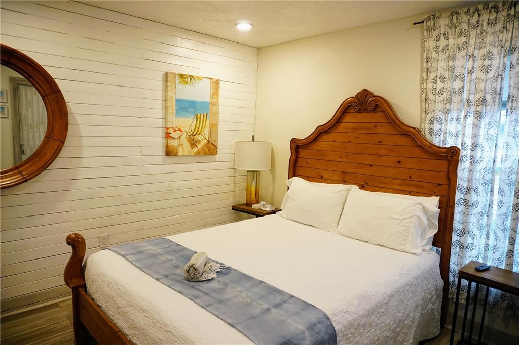 Image 13 of property listing at 2504 AVENUE B, Bradenton Beach, FL 34217