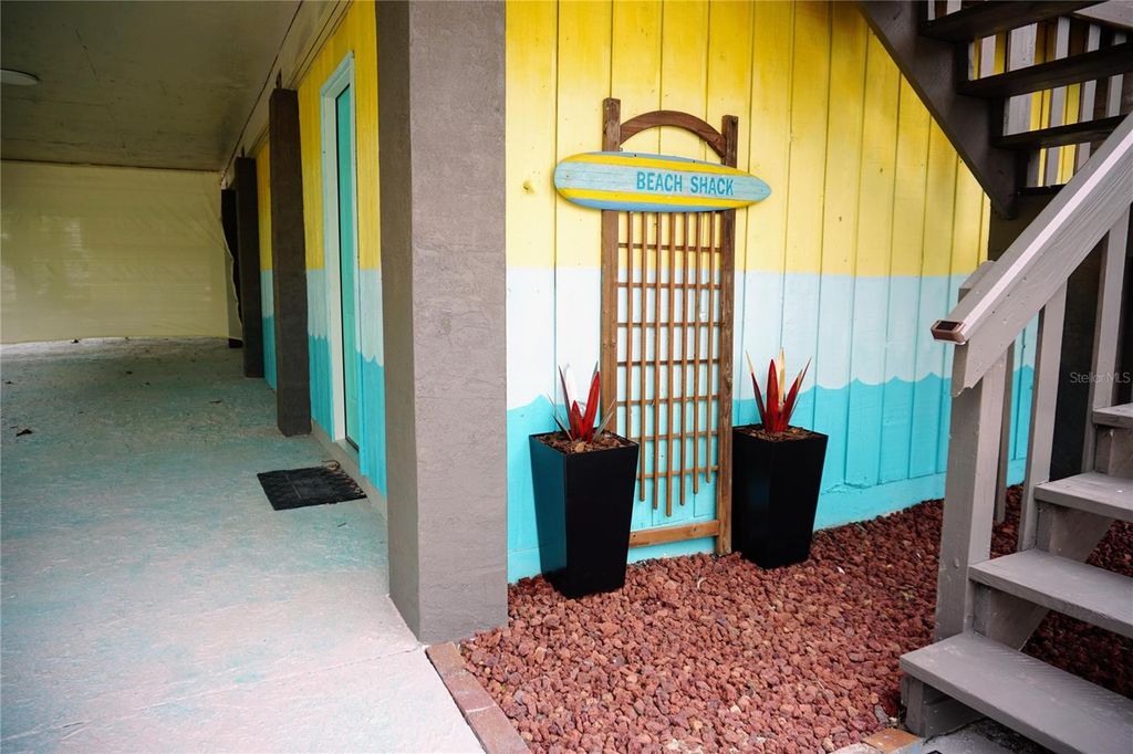 Image 18 of property listing at 2504 AVENUE B, Bradenton Beach, FL 34217