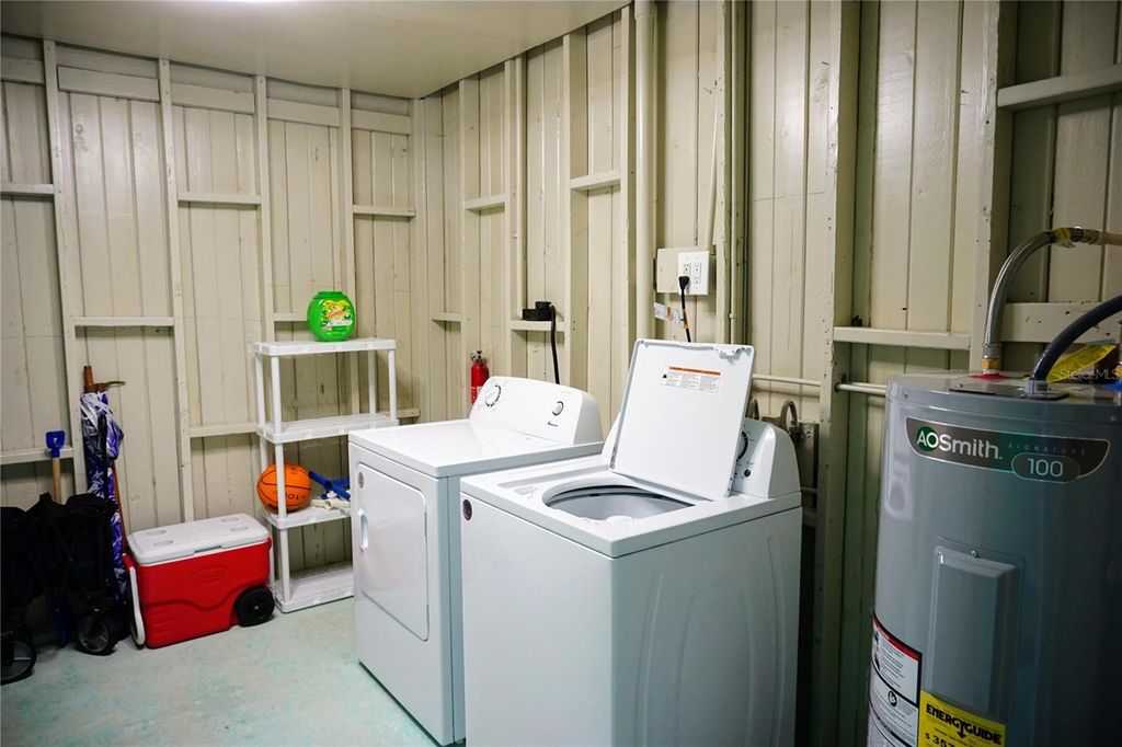 Image 21 of property listing at 2504 AVENUE B, Bradenton Beach, FL 34217