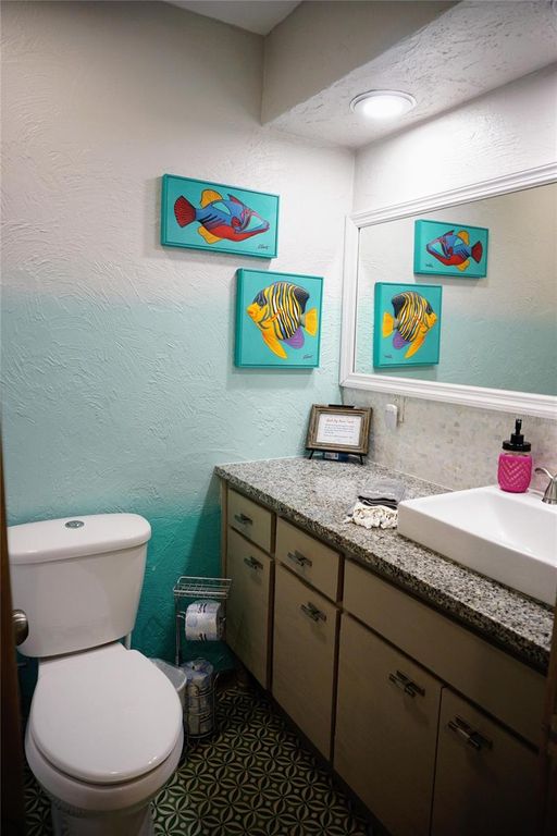 Image 32 of property listing at 2504 AVENUE B, Bradenton Beach, FL 34217