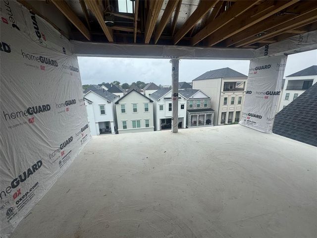 905 Blackshire, Houston, TX 77055