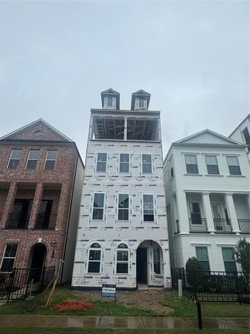 905 Blackshire, Houston, TX 77055