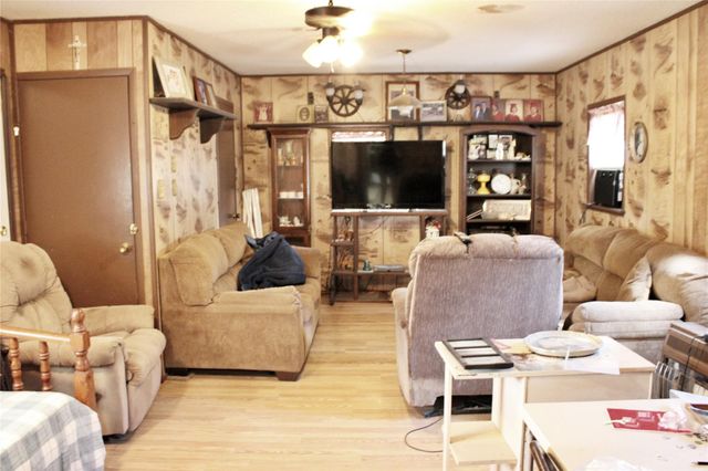 1061 Dee Allen Road, Columbus, TX 78934