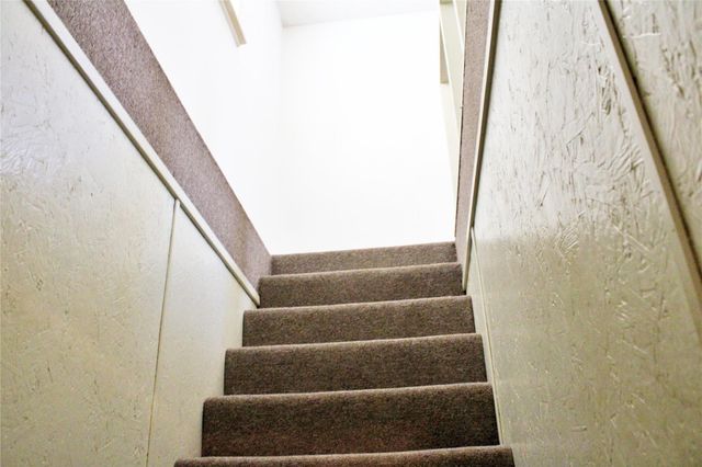 1061 Dee Allen Road, Columbus, TX 78934