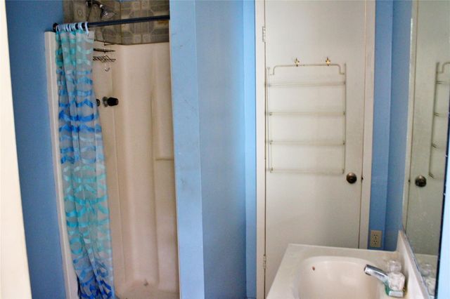 1061 Dee Allen Road, Columbus, TX 78934