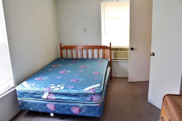 1061 Dee Allen Road, Columbus, TX 78934