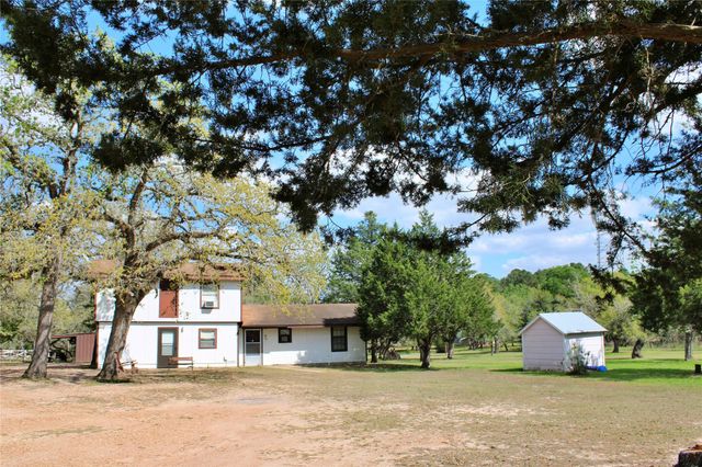 1061 Dee Allen Road, Columbus, TX 78934