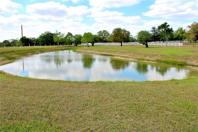 1061 Dee Allen Road, Columbus, TX 78934