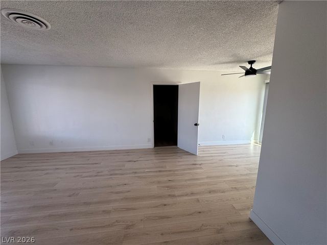 4020 Pamela Way, Las Vegas, NV 89115