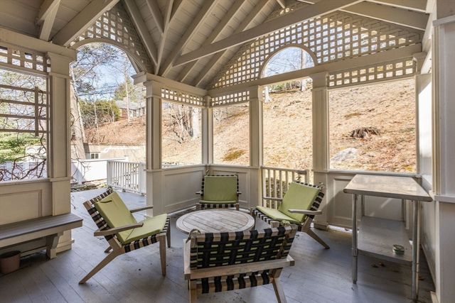 140 Dudley St, Brookline, MA 02445