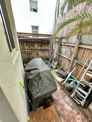 1508 E Garfield St, Hollywood, FL 33020